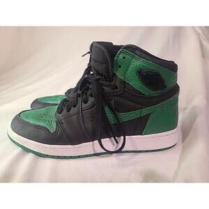 Size 6y - Jordan 1 Retro OG High Pine Green Never Worn